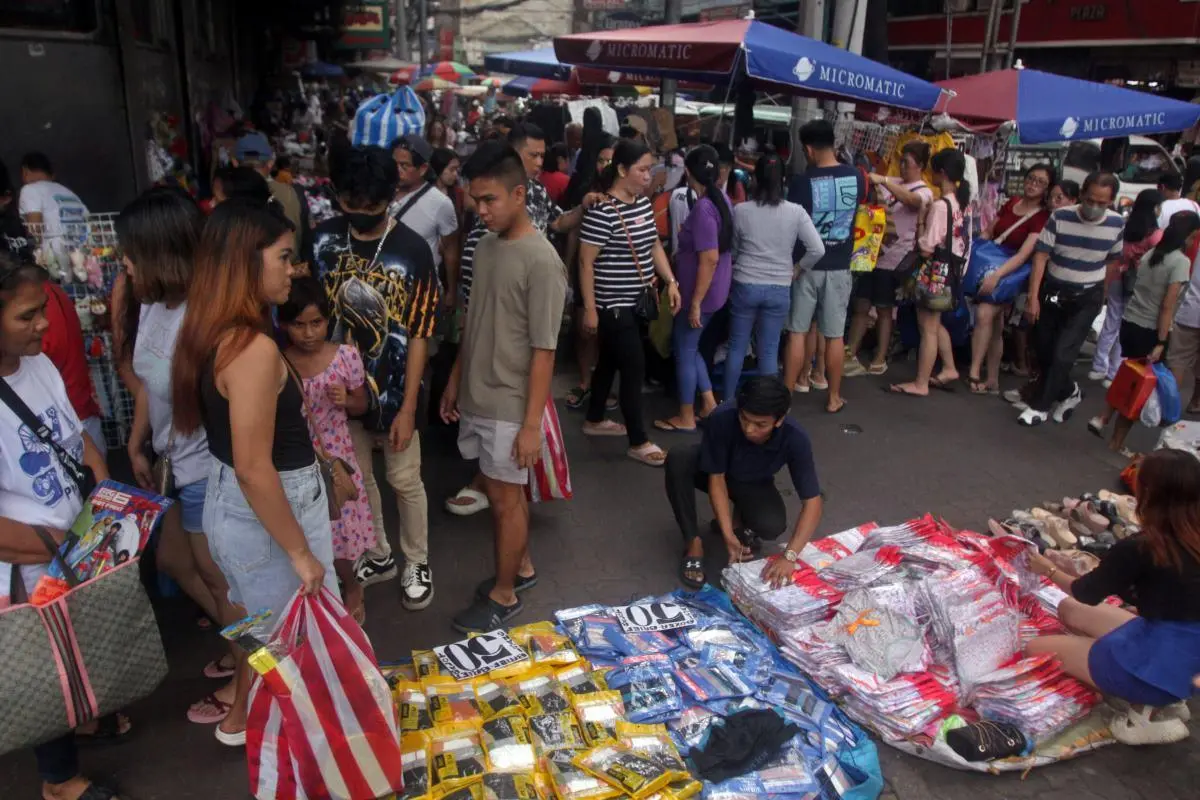 Quiz image for: SWS: 50% of Filipino families rate themselves poor