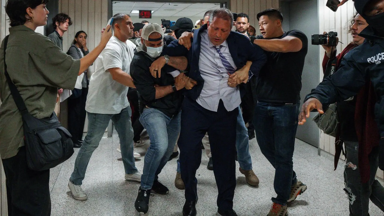 Quiz image for: Brad Lander, New York City comptroller and mayoral candidate, not charged following arrest at immigration court