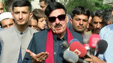 Sheikh Rashid calls for release of political prisoners from jails